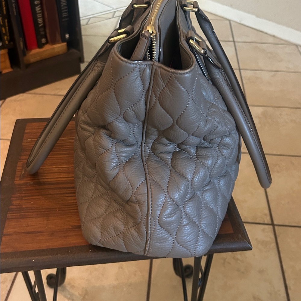 FREE SHIPPING!! Vera Bradley Large Quilted Leather Bag
NWOT - Picture 3 of 8